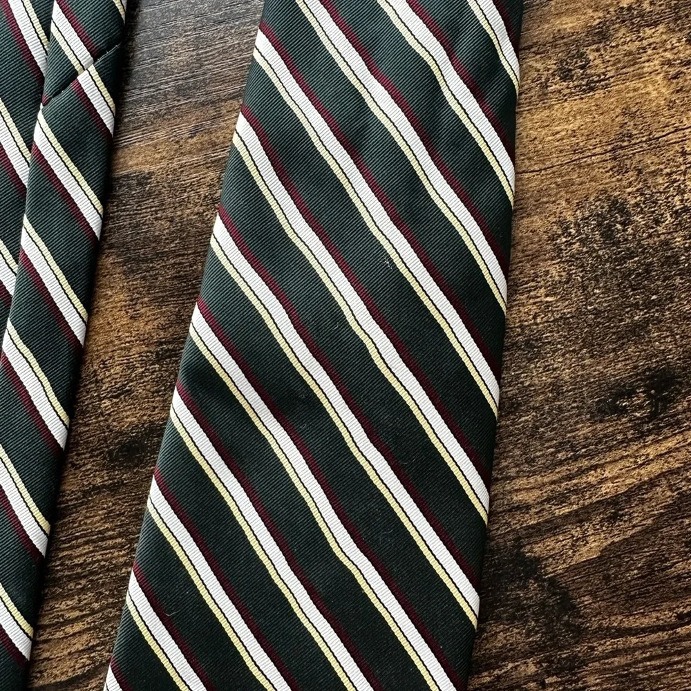 Givenchy Gentlemen Paris Vintage Silk Blend Green Diagonal Stripe Necktie